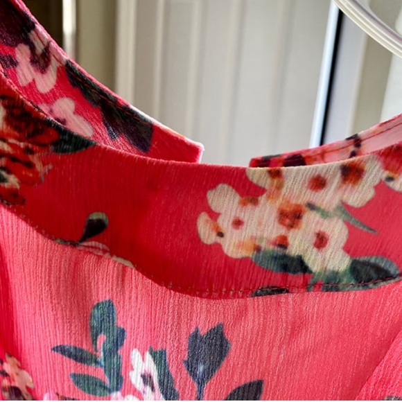 Floral Halter Button Closure Blouse - Picture 8 of 9